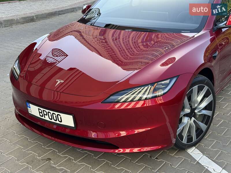 Седан Tesla Model 3 2024 в Одесі