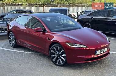 Седан Tesla Model 3 2024 в 