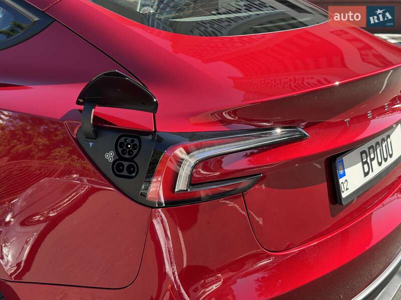 Седан Tesla Model 3 2024 в Одесі