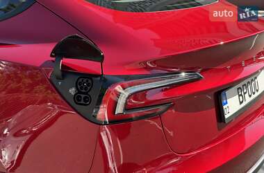 Седан Tesla Model 3 2024 в 
