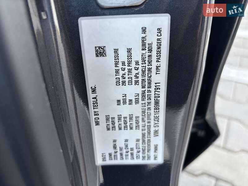 Седан Tesla Model 3 2021 в Києві