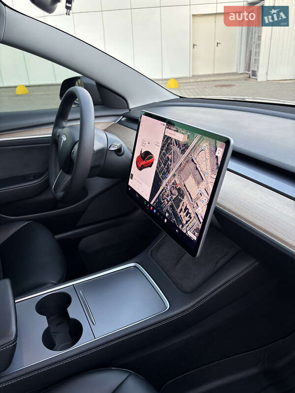Седан Tesla Model 3 2021 в Києві