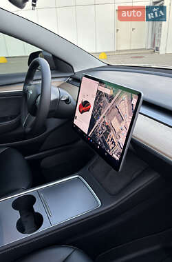 Седан Tesla Model 3 2021 в 