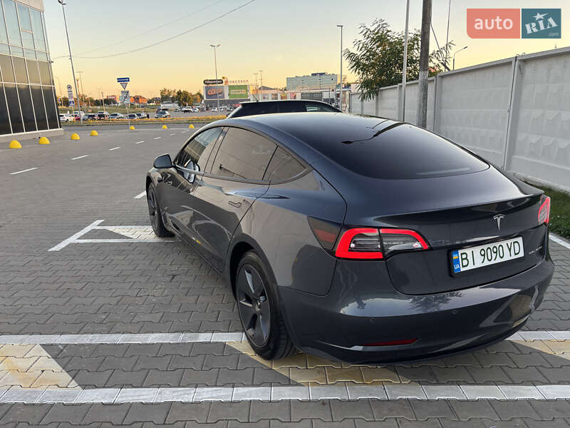 Седан Tesla Model 3 2021 в Києві
