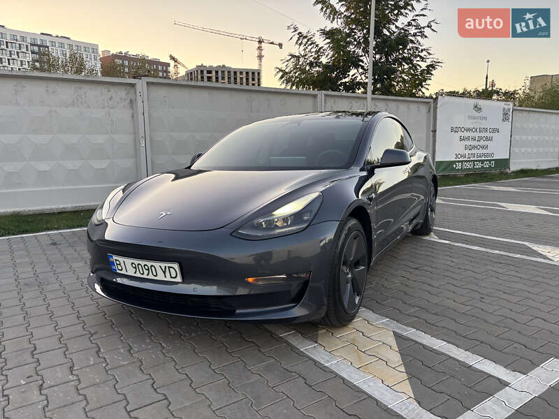 Седан Tesla Model 3 2021 в Києві