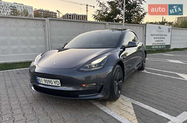 Седан Tesla Model 3 2021 в 