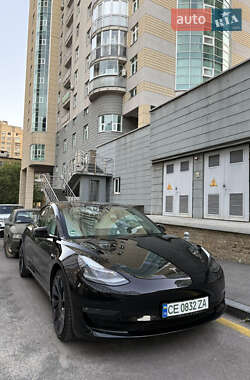 Седан Tesla Model 3 2022 в 