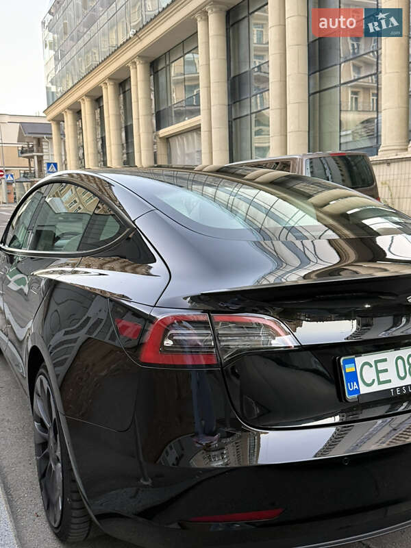 Седан Tesla Model 3 2022 в Києві