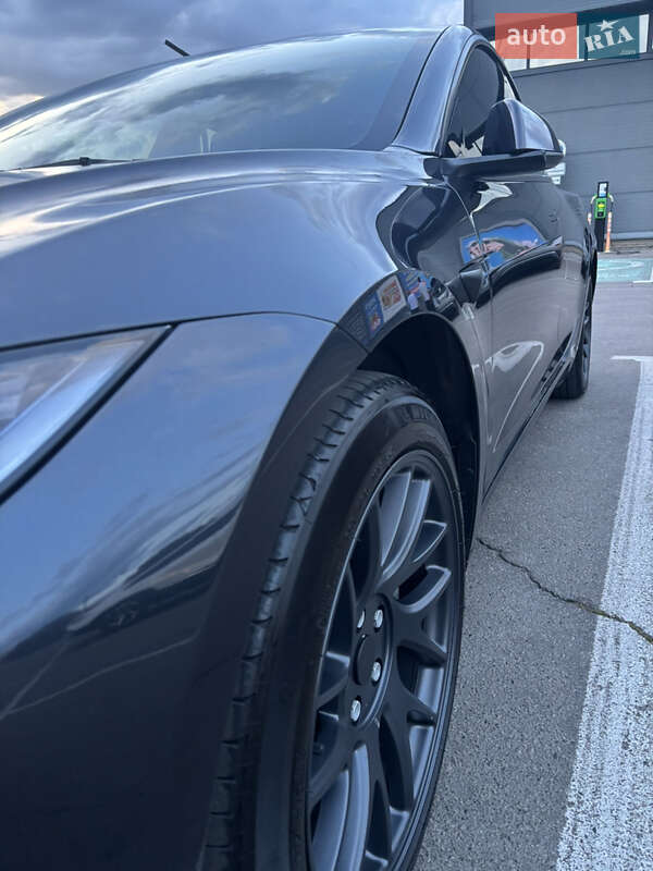 Седан Tesla Model 3 2024 в Харкові