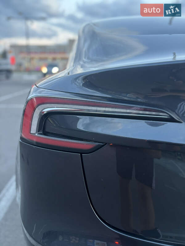 Седан Tesla Model 3 2024 в Харкові