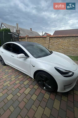 Седан Tesla Model 3 2020 в Луцьку