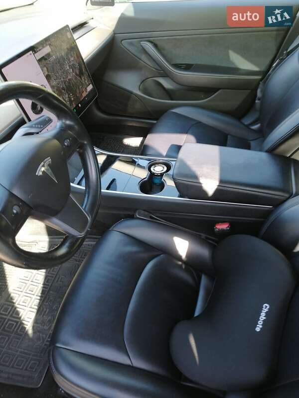 Седан Tesla Model 3 2018 в Рівному
