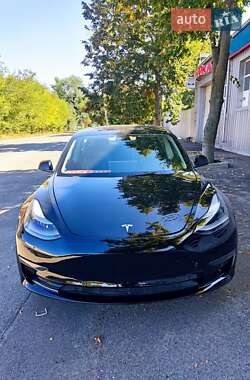 Седан Tesla Model 3 2022 в Днепре