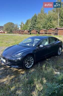 Седан Tesla Model 3 2020 в 
