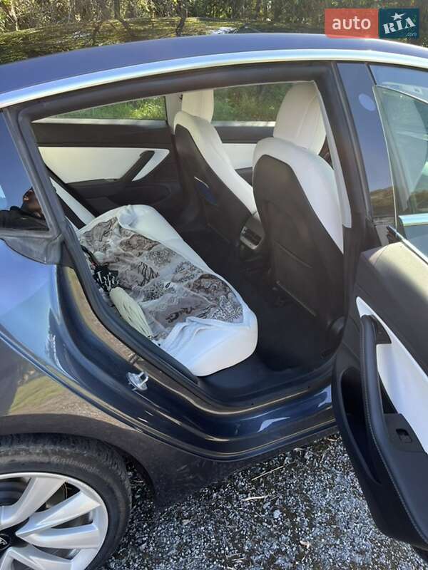 Седан Tesla Model 3 2020 в Шепетовке