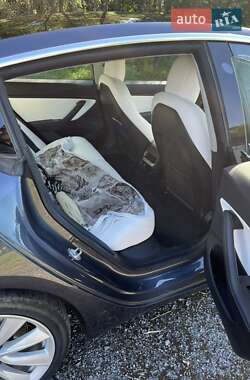 Седан Tesla Model 3 2020 в 
