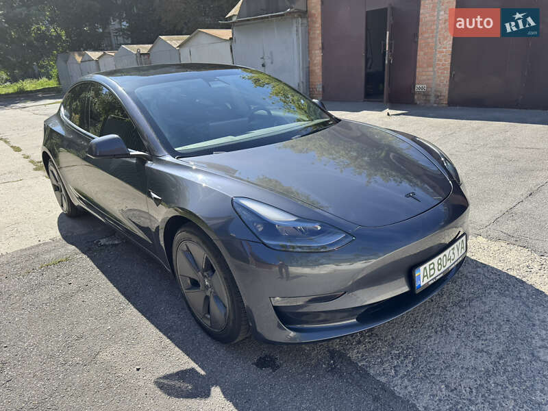 Седан Tesla Model 3 2023 в Виннице