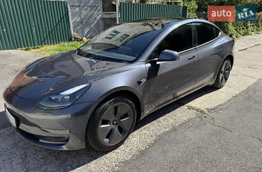 Седан Tesla Model 3 2023 в 