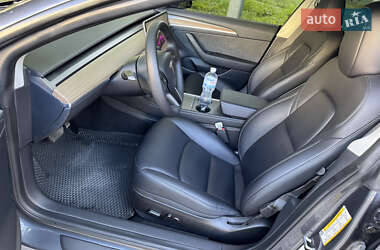 Седан Tesla Model 3 2023 в Виннице