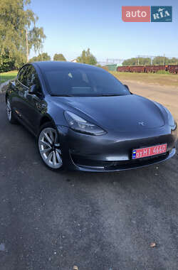 Седан Tesla Model 3 2022 в 