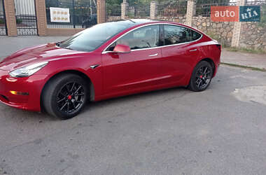 Седан Tesla Model 3 2020 в 