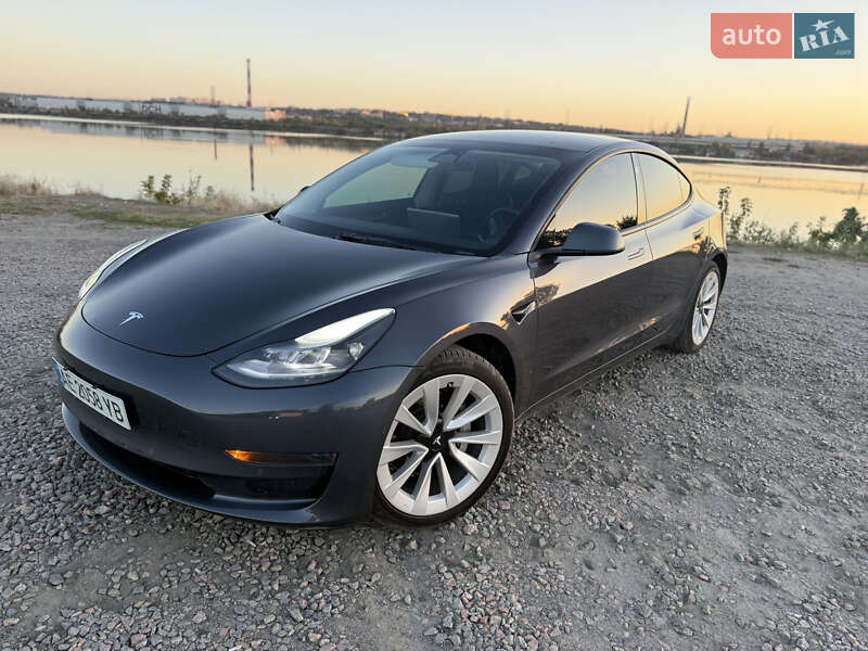Седан Tesla Model 3 2022 в Дніпрі