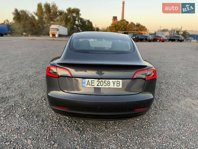 Седан Tesla Model 3 2022 в Дніпрі