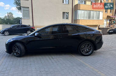 Седан Tesla Model 3 2021 в Івано-Франківську