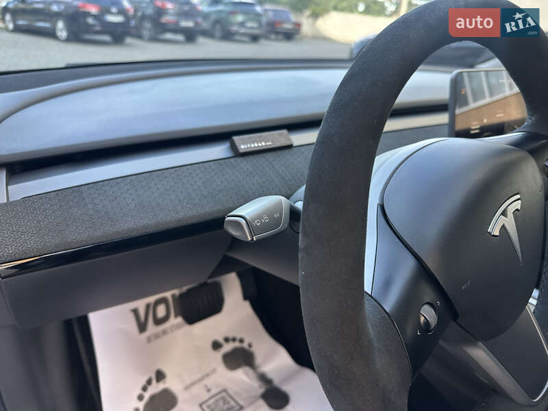 Седан Tesla Model 3 2021 в Івано-Франківську