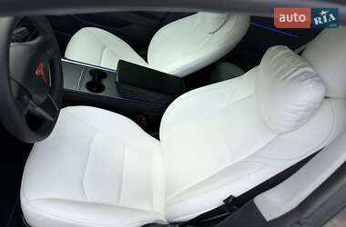 Седан Tesla Model 3 2021 в 