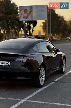 Седан Tesla Model 3 2021 в 