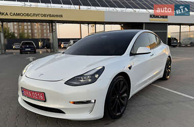 Седан Tesla Model 3 2021 в 