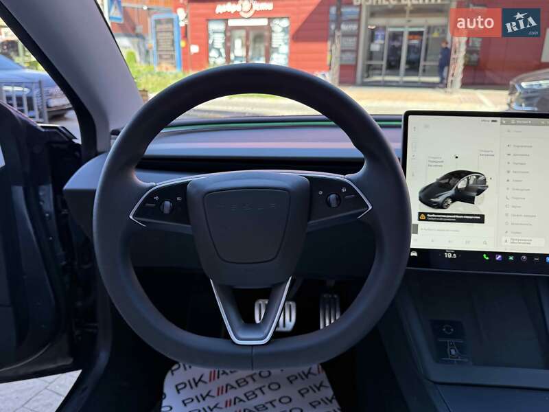 Седан Tesla Model 3 2024 в Львове