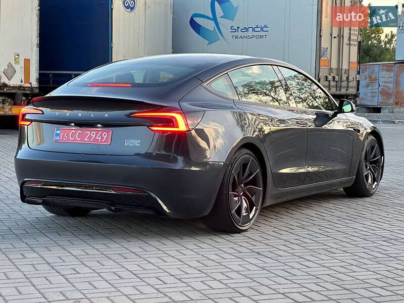 Седан Tesla Model 3 2024 в Запоріжжі