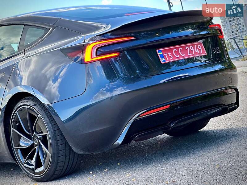 Седан Tesla Model 3 2024 в Запоріжжі