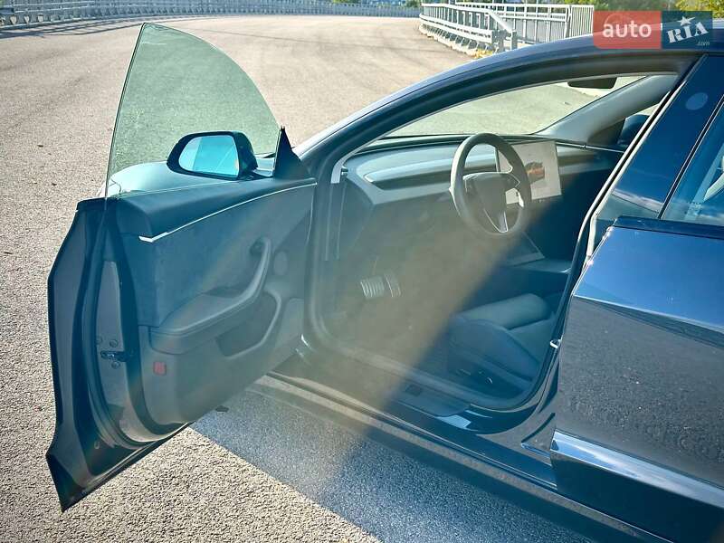 Седан Tesla Model 3 2024 в Запоріжжі