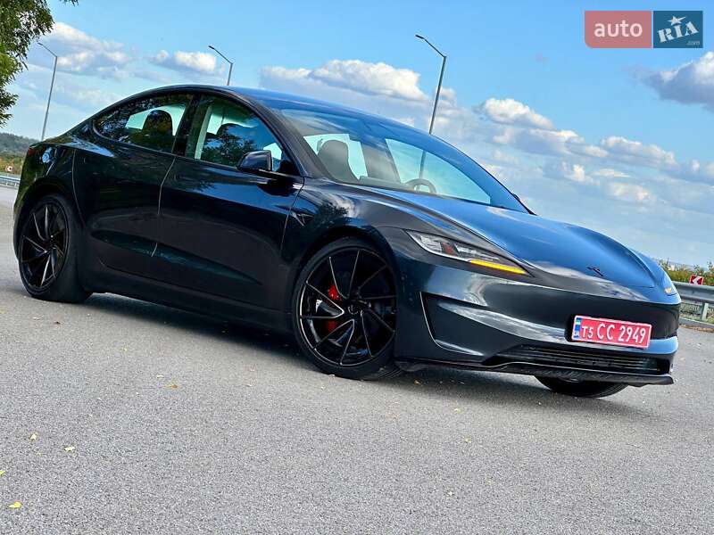 Седан Tesla Model 3 2024 в Запоріжжі