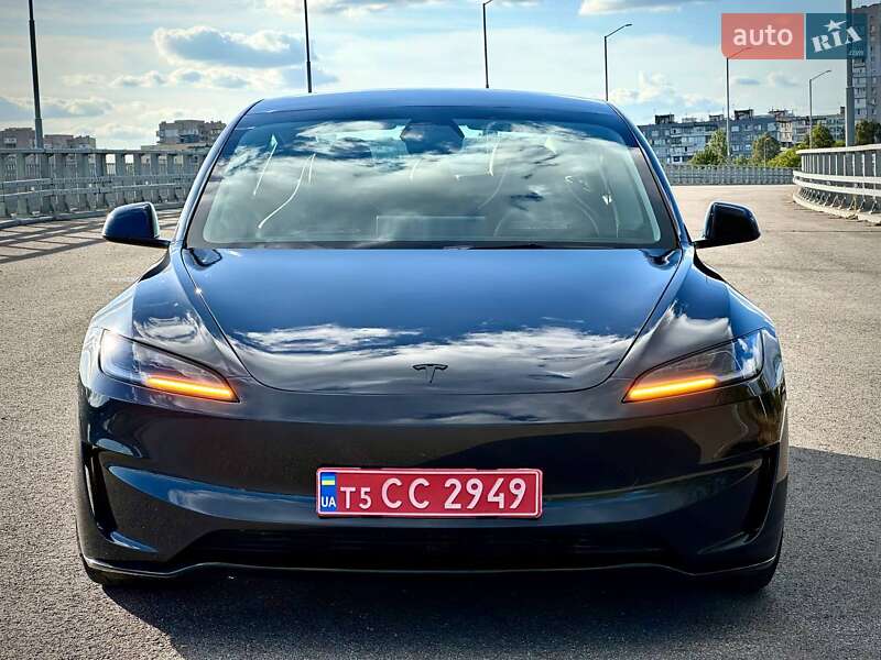 Седан Tesla Model 3 2024 в Запоріжжі