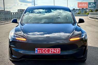Седан Tesla Model 3 2024 в 