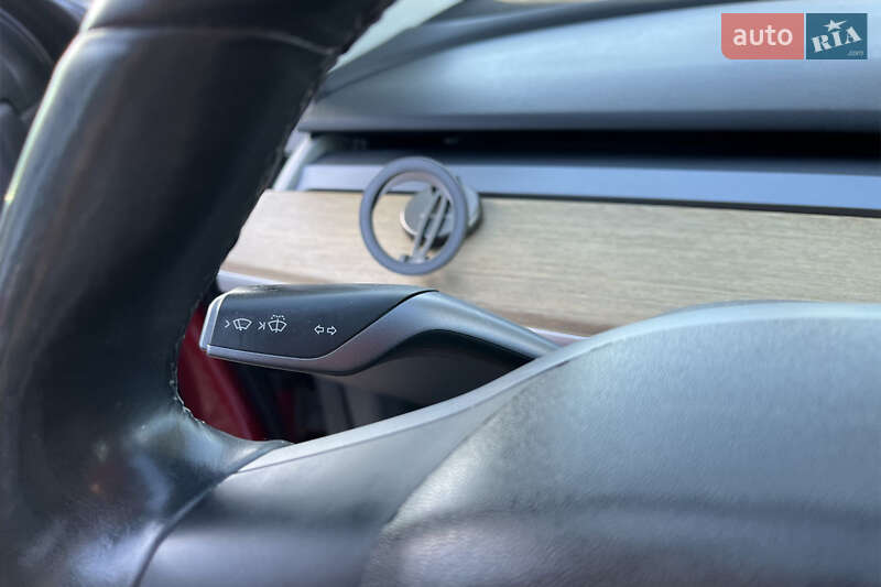 Седан Tesla Model 3 2019 в Коломиї