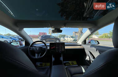 Седан Tesla Model 3 2019 в 