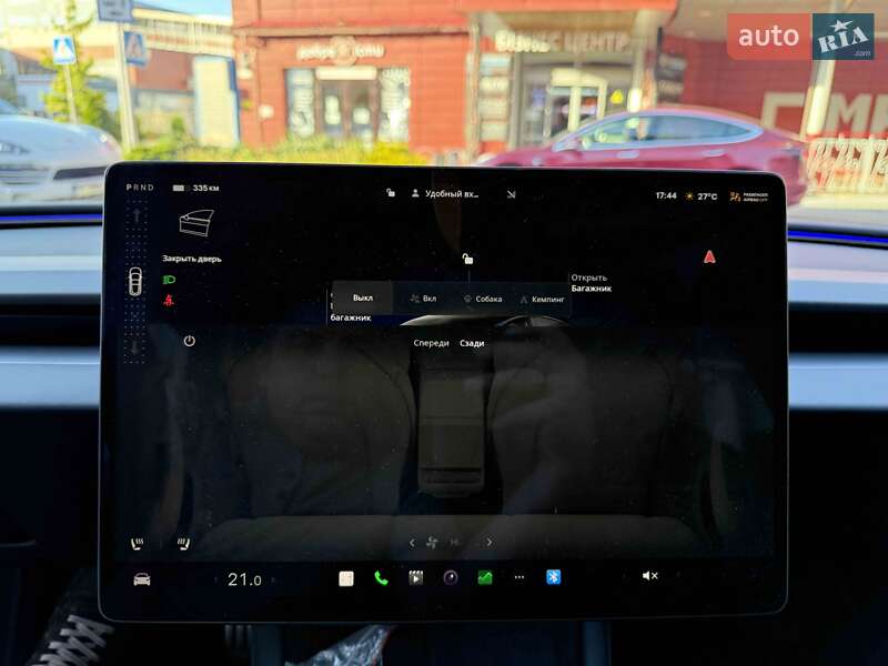 Седан Tesla Model 3 2024 в Львове
