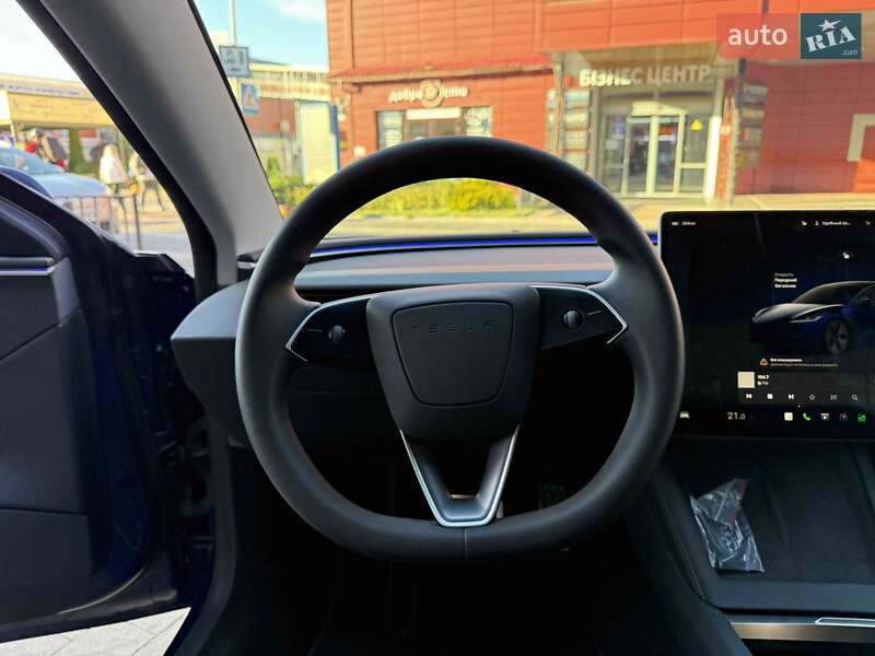 Седан Tesla Model 3 2024 в Львове