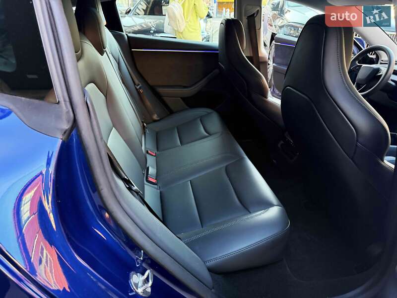 Седан Tesla Model 3 2024 в Львове