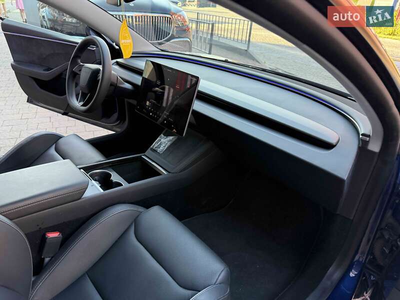 Седан Tesla Model 3 2024 в Львове
