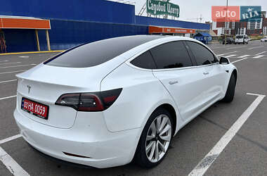 Седан Tesla Model 3 2019 в 