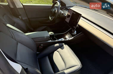 Седан Tesla Model 3 2019 в 