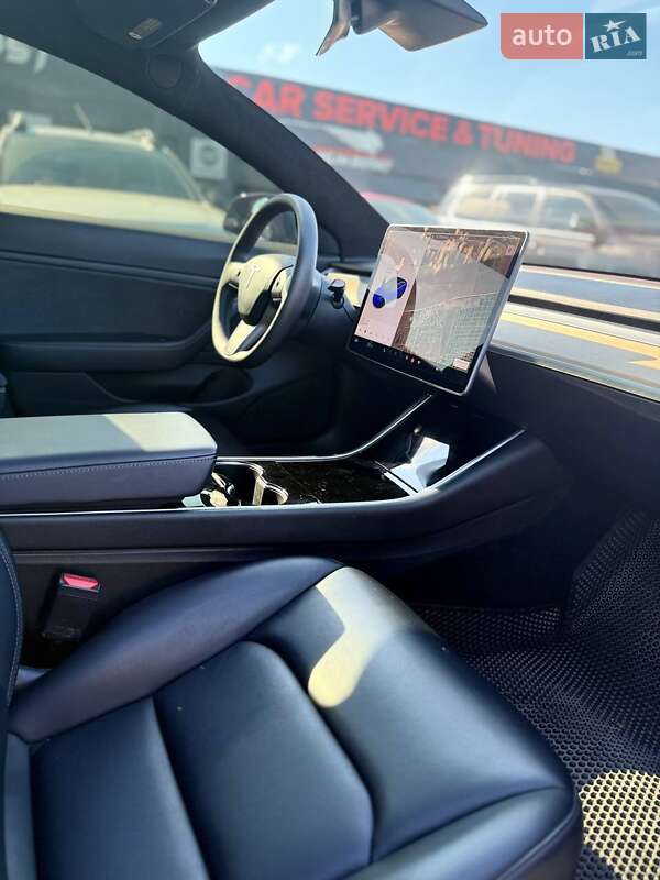 Седан Tesla Model 3 2021 в Одессе