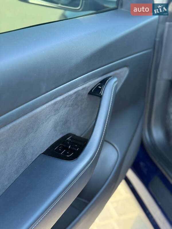 Седан Tesla Model 3 2021 в Одессе