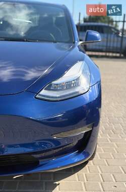 Седан Tesla Model 3 2021 в 